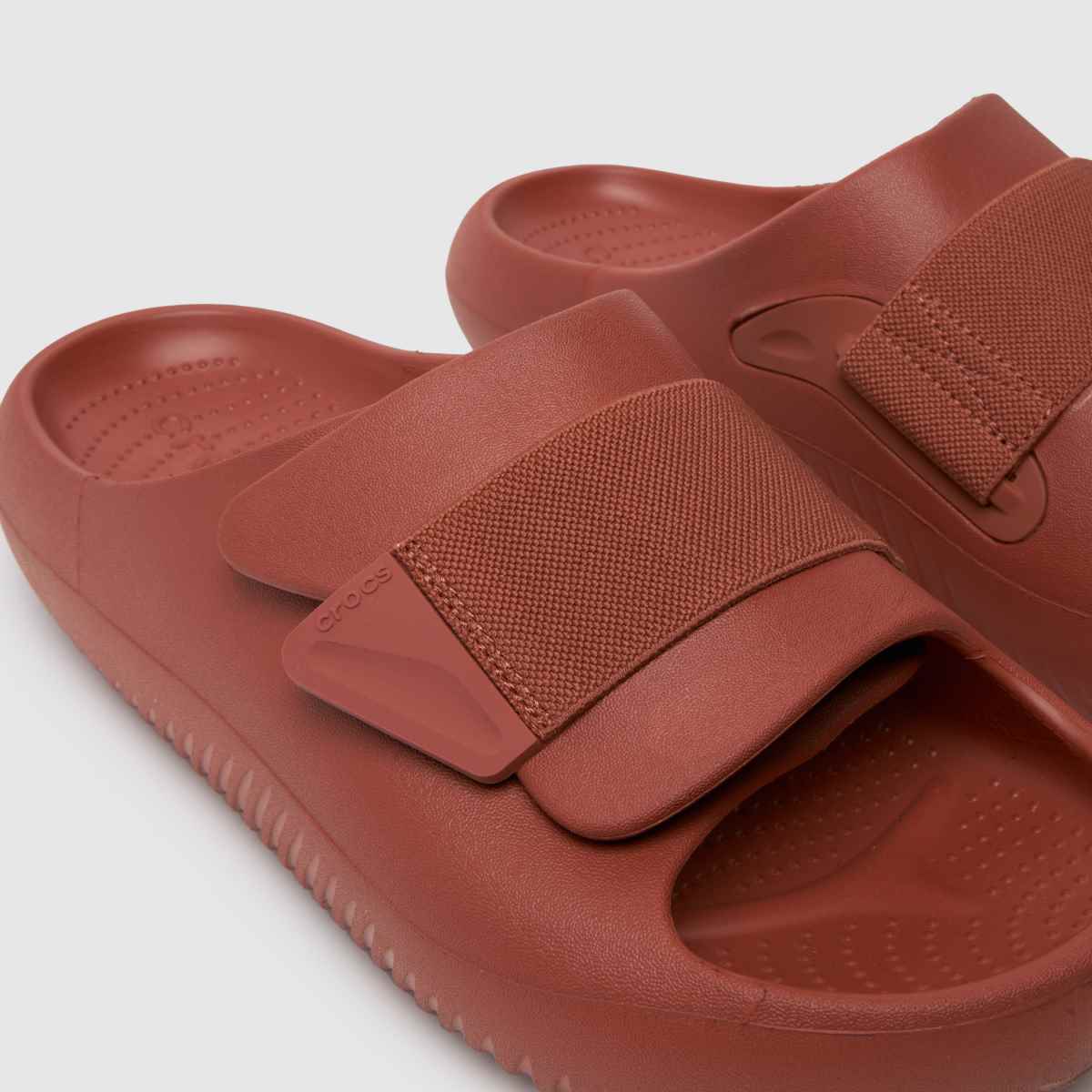 Crocs Mellow Luxe Recovery natikači v oranžni barvi