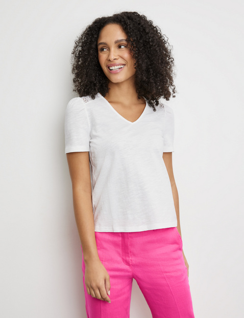 Kurzarmshirt mit zarter Spitze