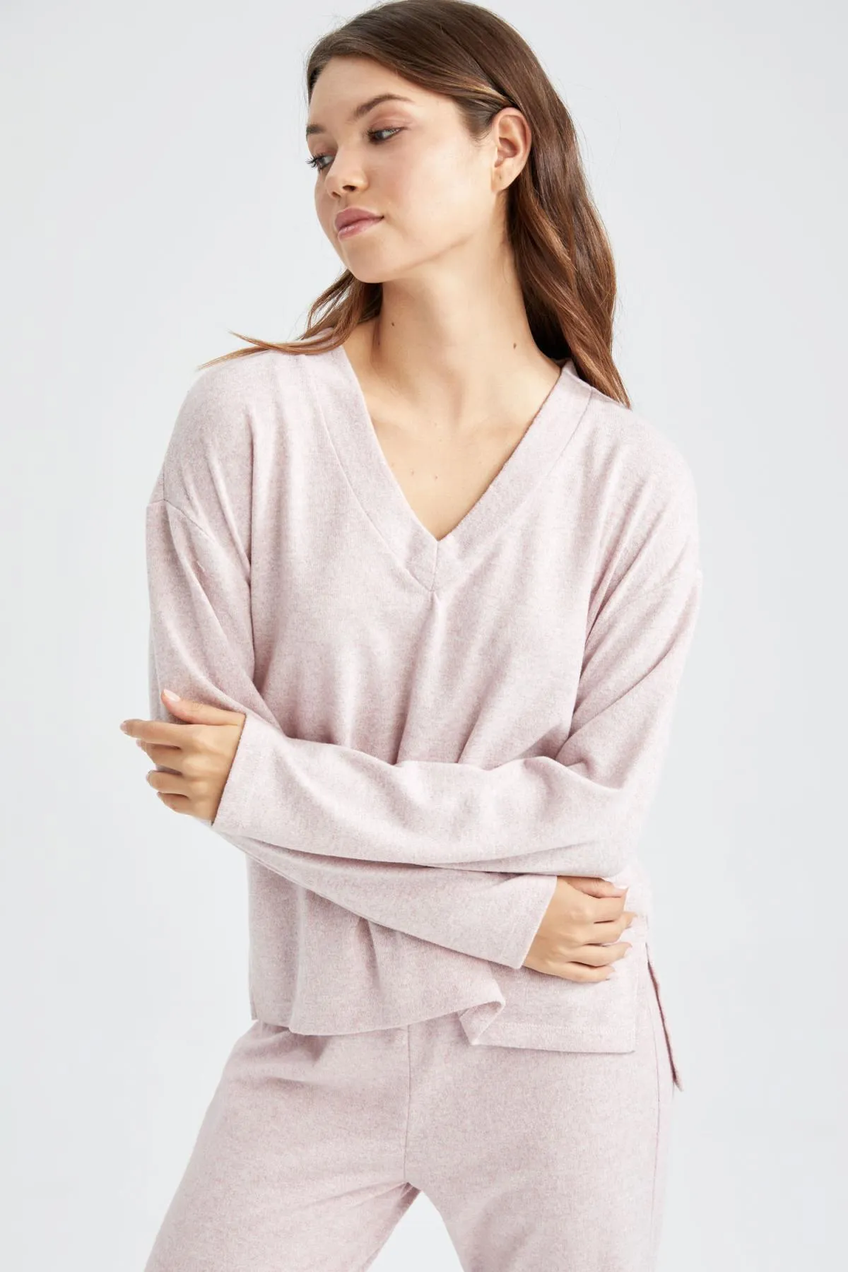 DeFacto  „Fall In Love“-Pyjamaoberteil mit normaler Passform und V-Ausschnitt und langen Ärmeln