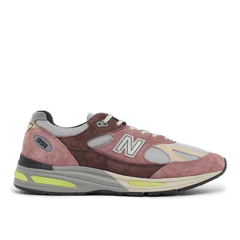 New Balance 991v2 