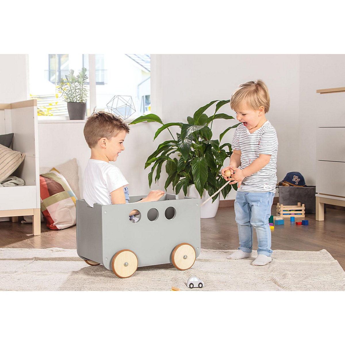 Spielzeugkiste Jim mit Rollen