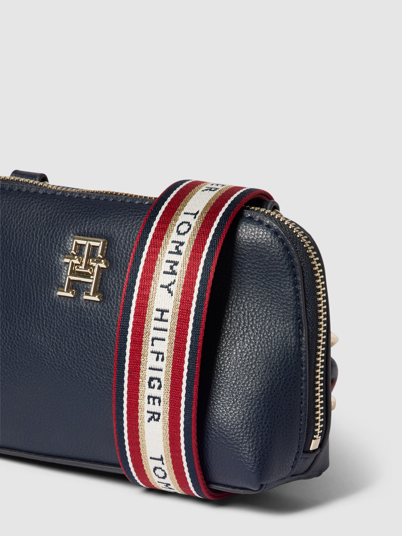 Umhängetasche mit Label-Details Modell 'TOMMY LIFE CROSSOVER' in marineblau