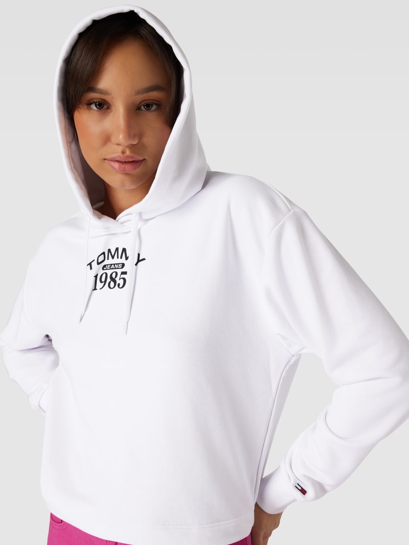Hoodie mit Label-Print Modell 'ESSENTIAL' in weiß