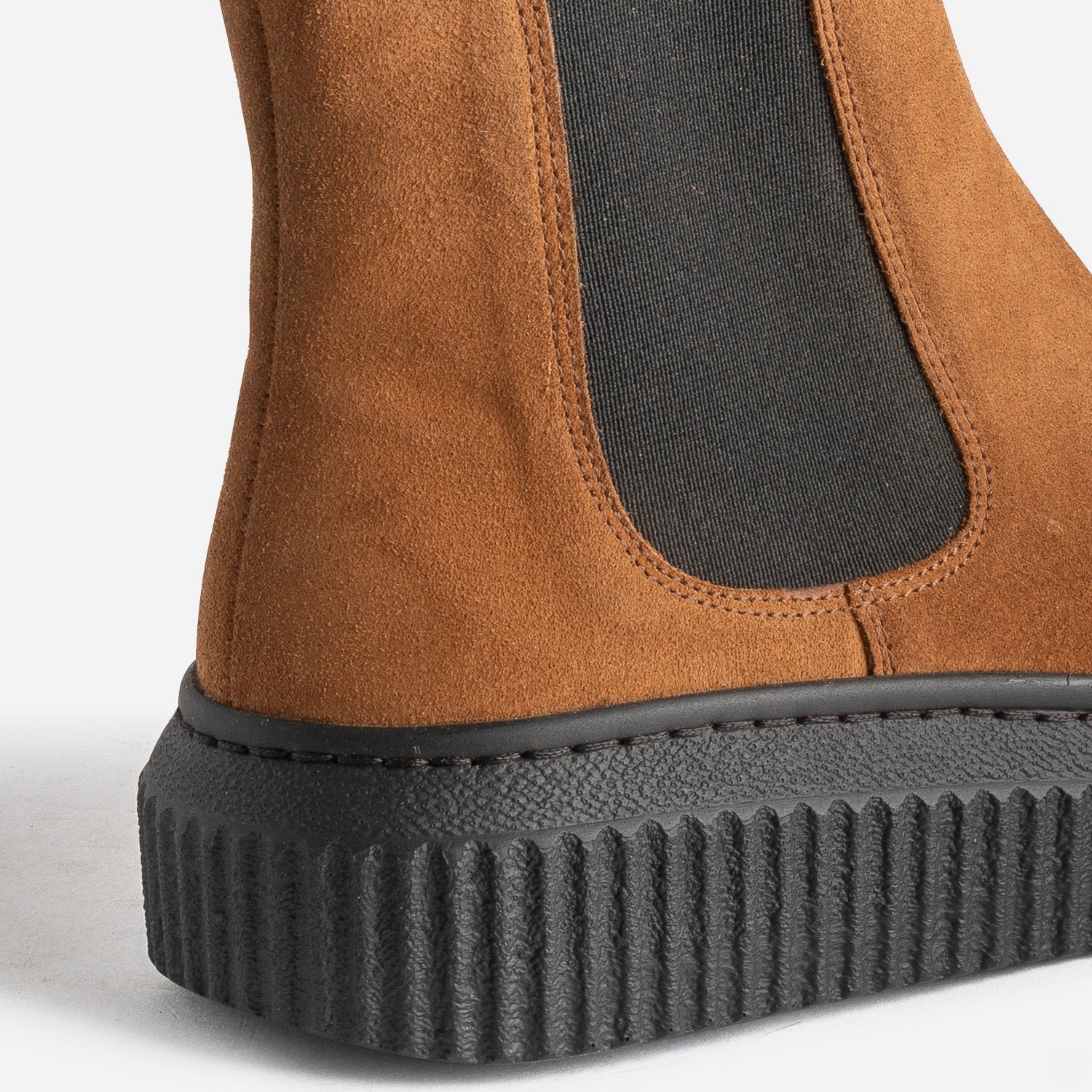 Boots camel en cuir velours à plateforme