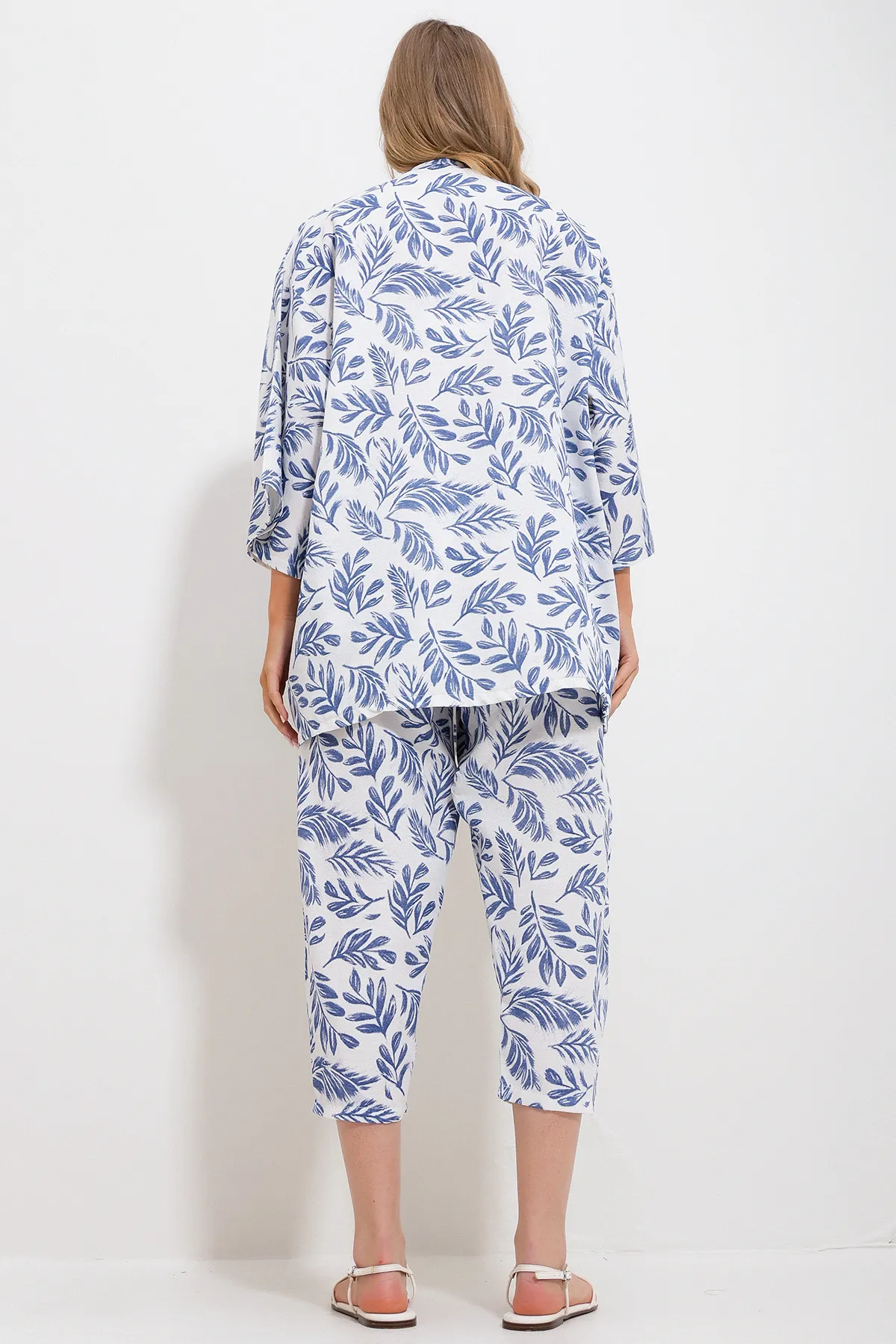 Trend Alaçatı Stili  Damen Blau gemustertes Kimono-Set aus Jacke und Hose aus Leinengewebe, Unterteil und Oberteil Alc-X11753