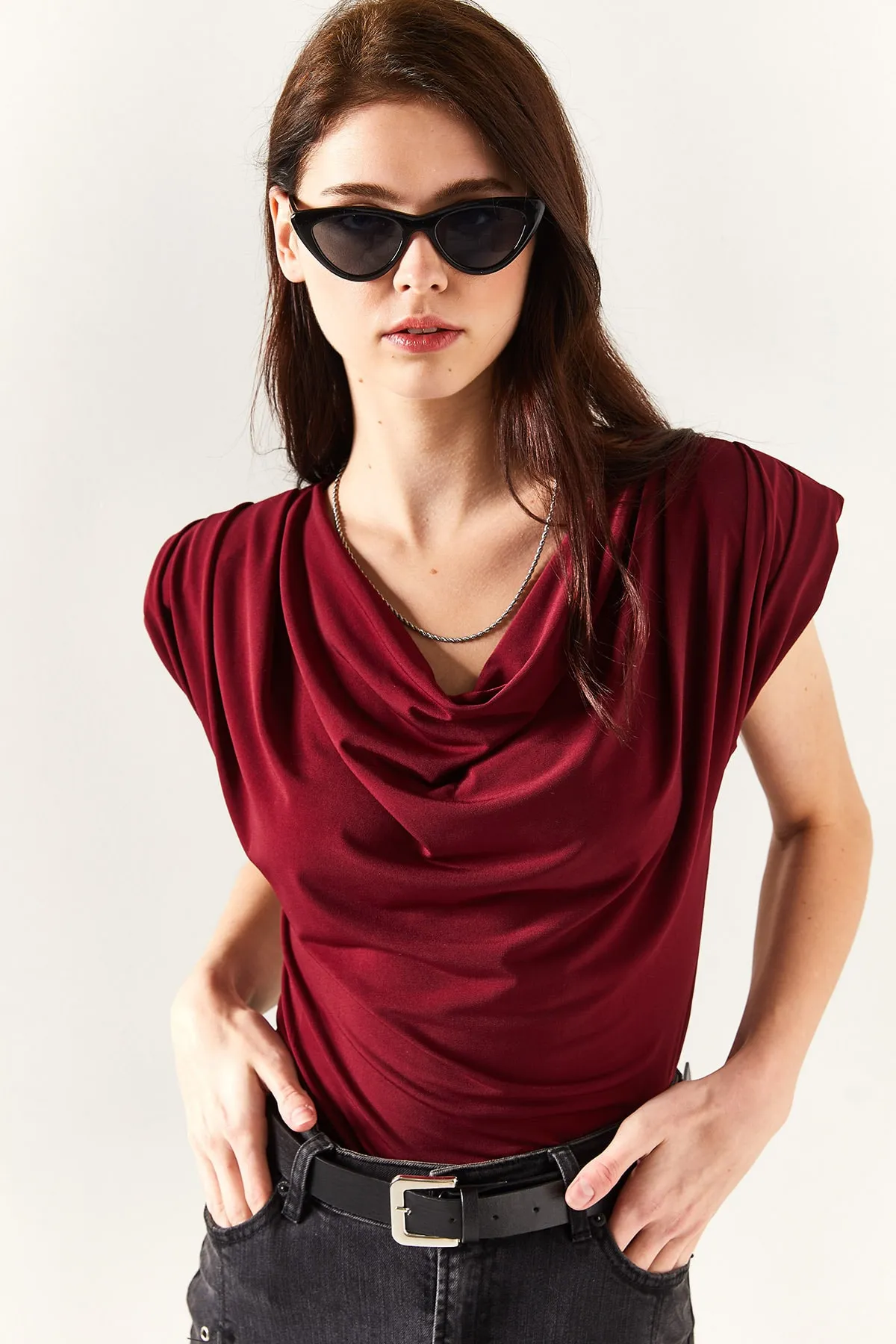 Olalook  Damen-Bluse mit gepolstertem Kragen in Weinrot BLZ-19002217