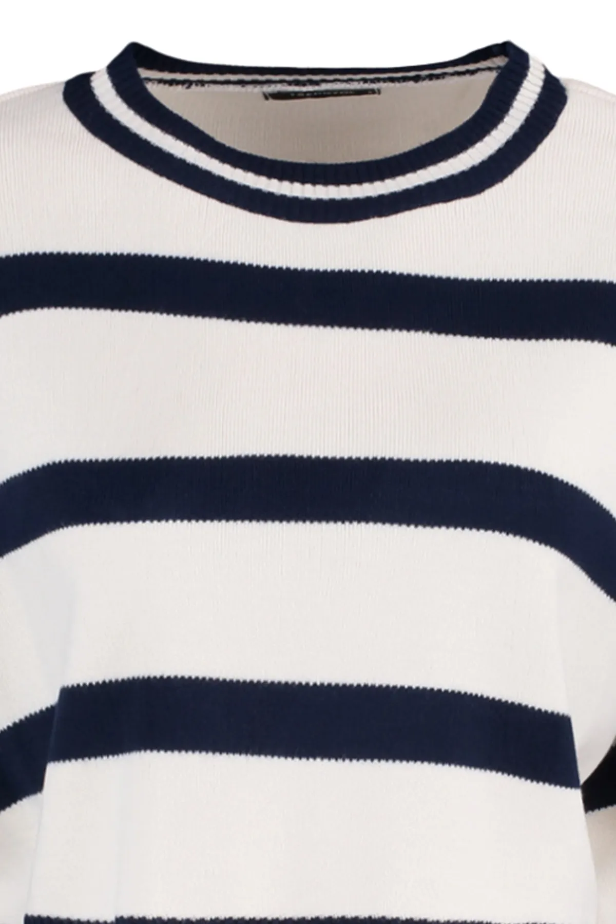 Trendyol Collection  Ecrufarbener, kurzer Strickpullover mit Streifen TWOAW23KZ00205