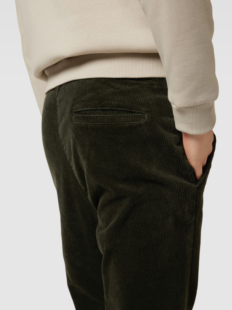 Cordhose mit Label-Detail Modell 'LINUS' in olivgrün