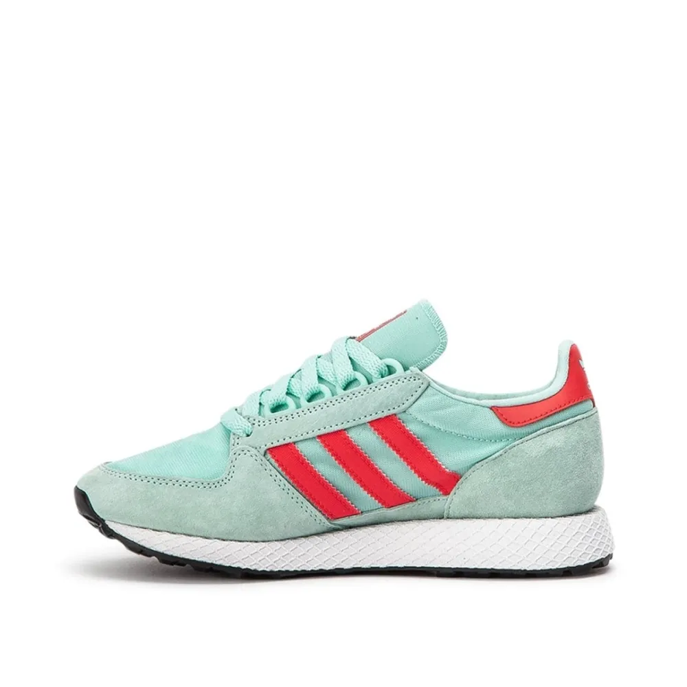 adidas Forest Grove W CG6124 / grün