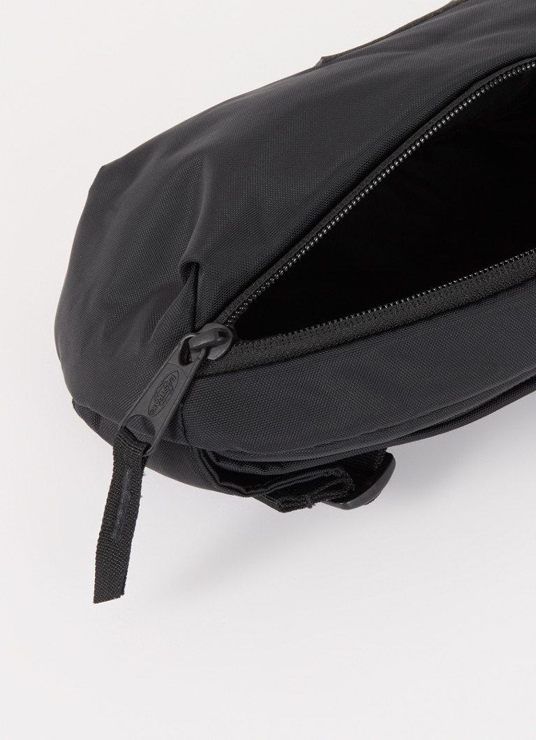 Borsetă Eastpak Connect F cu strat hidrofug.