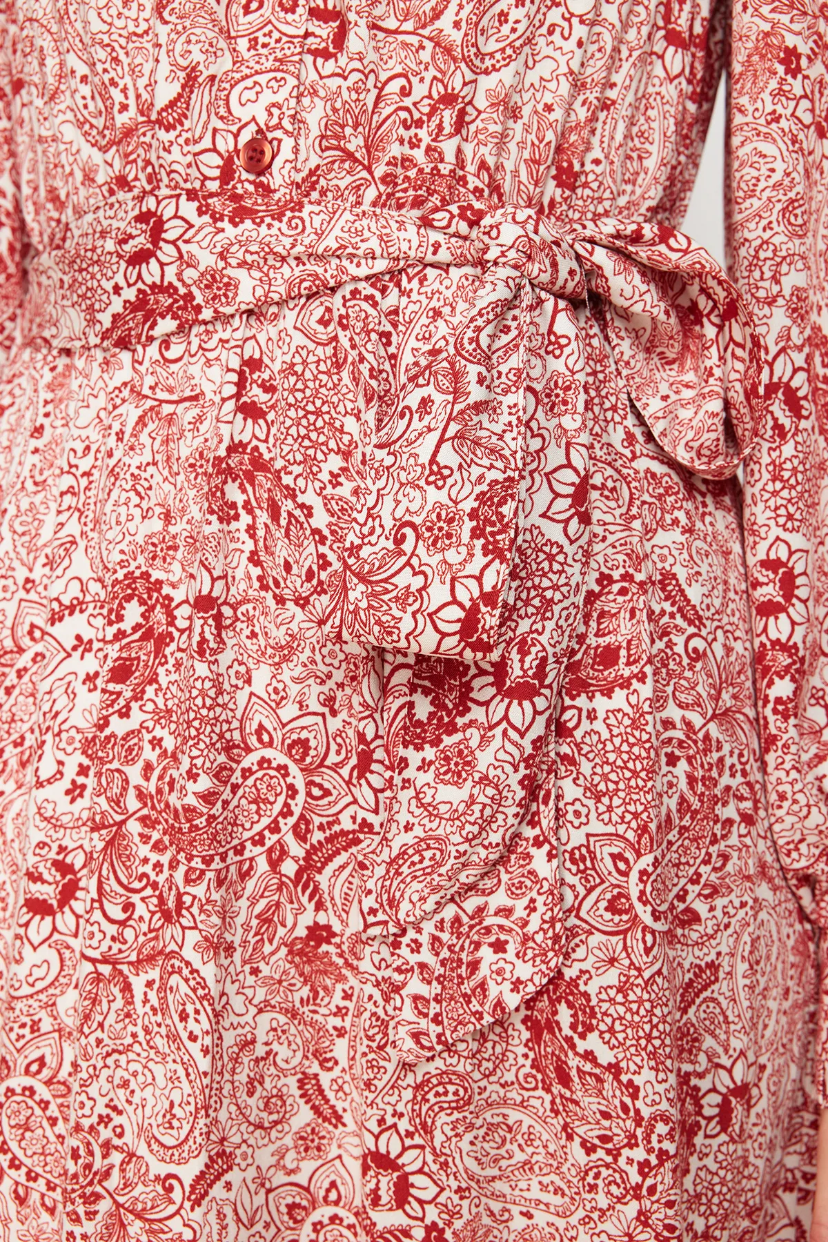 Trendyol Modest  Kleid aus gewebter Viskose mit Zimtblumenmuster TCTSS24EB00074