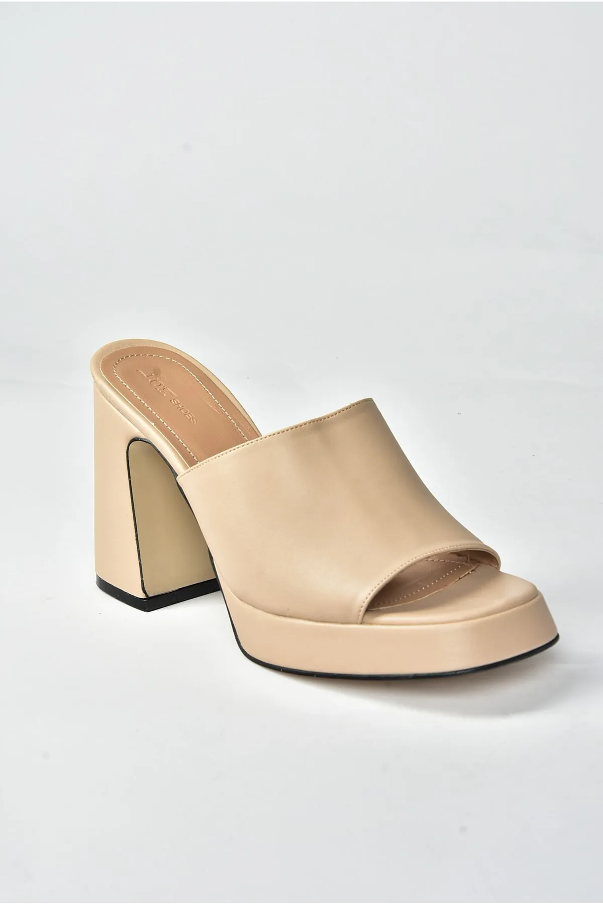 Fox Shoes  Hautdicke Damenhausschuhe mit Absatz M404100409