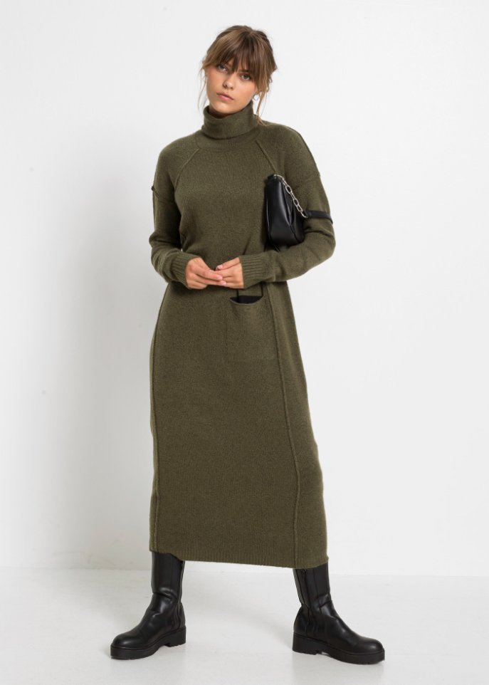 Strickkleid mit Tasche und recyceltem Polyester