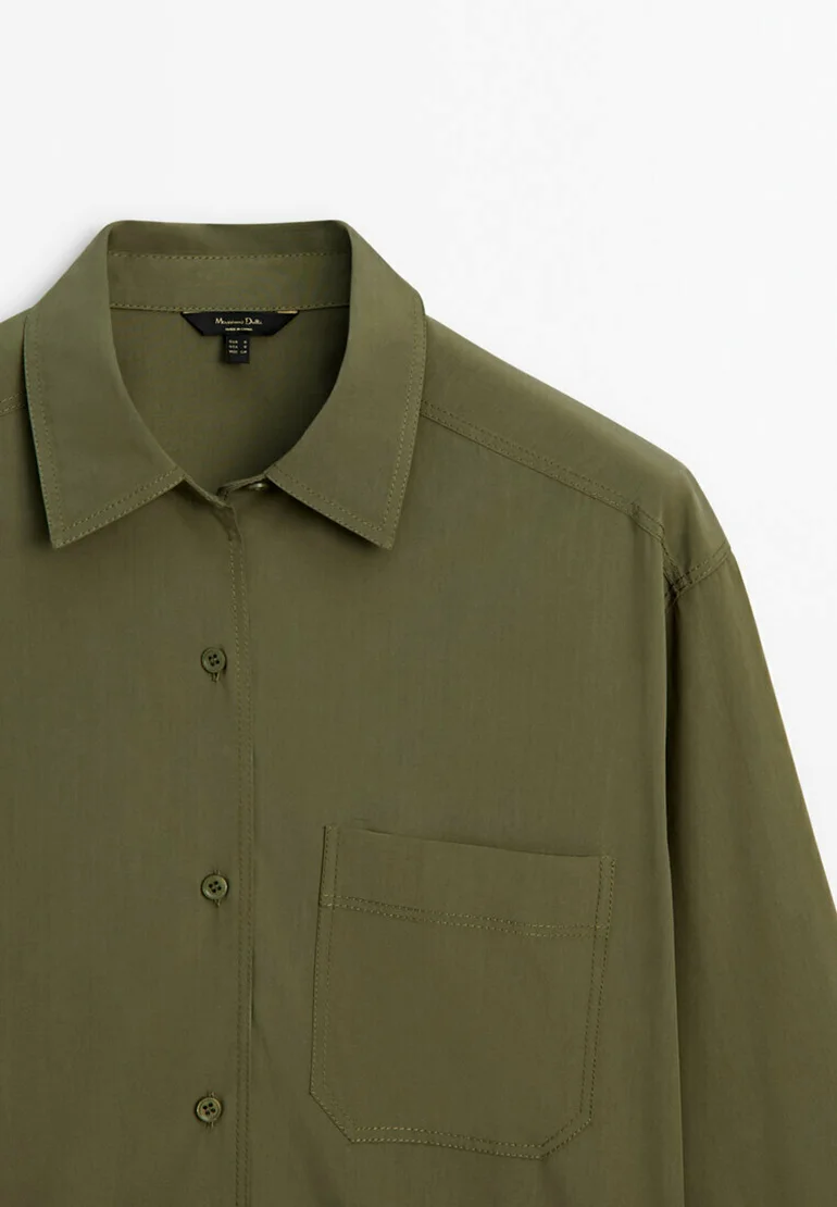 Camisa Massimo Dutti con pespuntes fluidos y bolsillo en el pecho