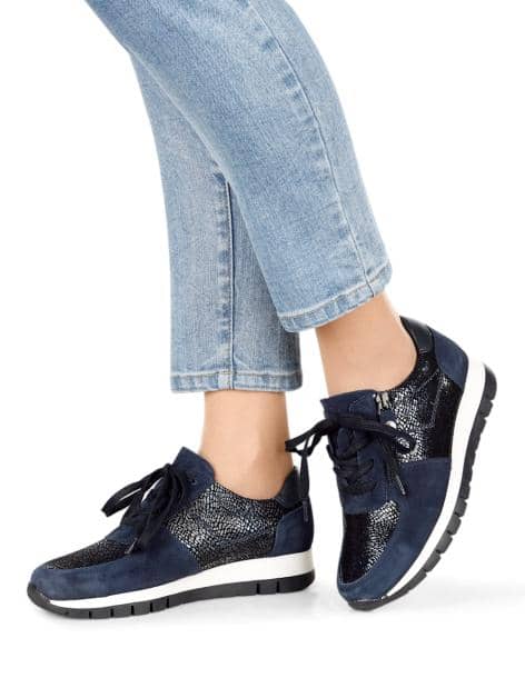 Schnürschuh