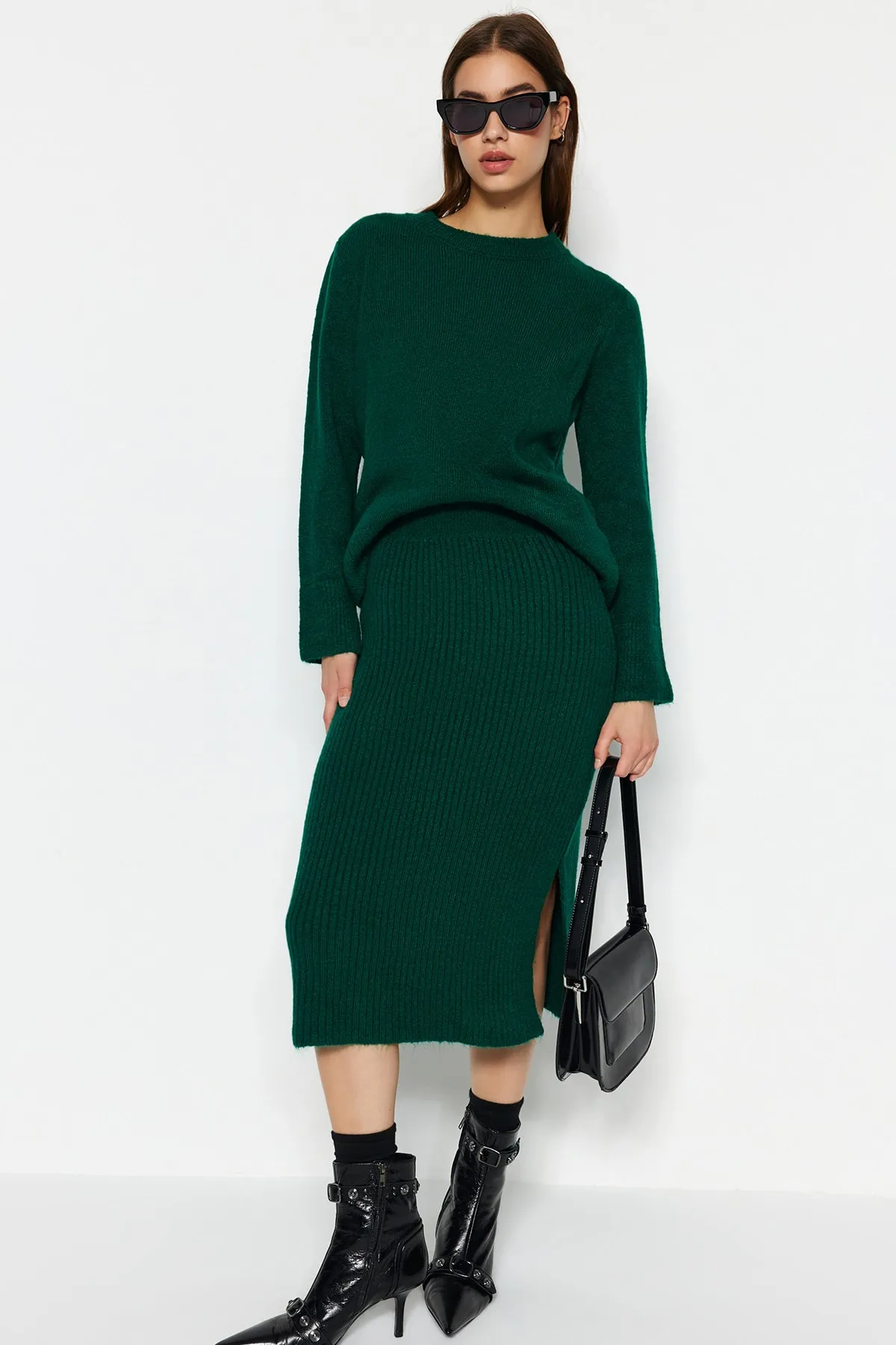 Trendyol Collection  Smaragdgrünes, weich strukturiertes Strickoberteil- und -unterteil-Set mit Rock TWOAW23AU00217