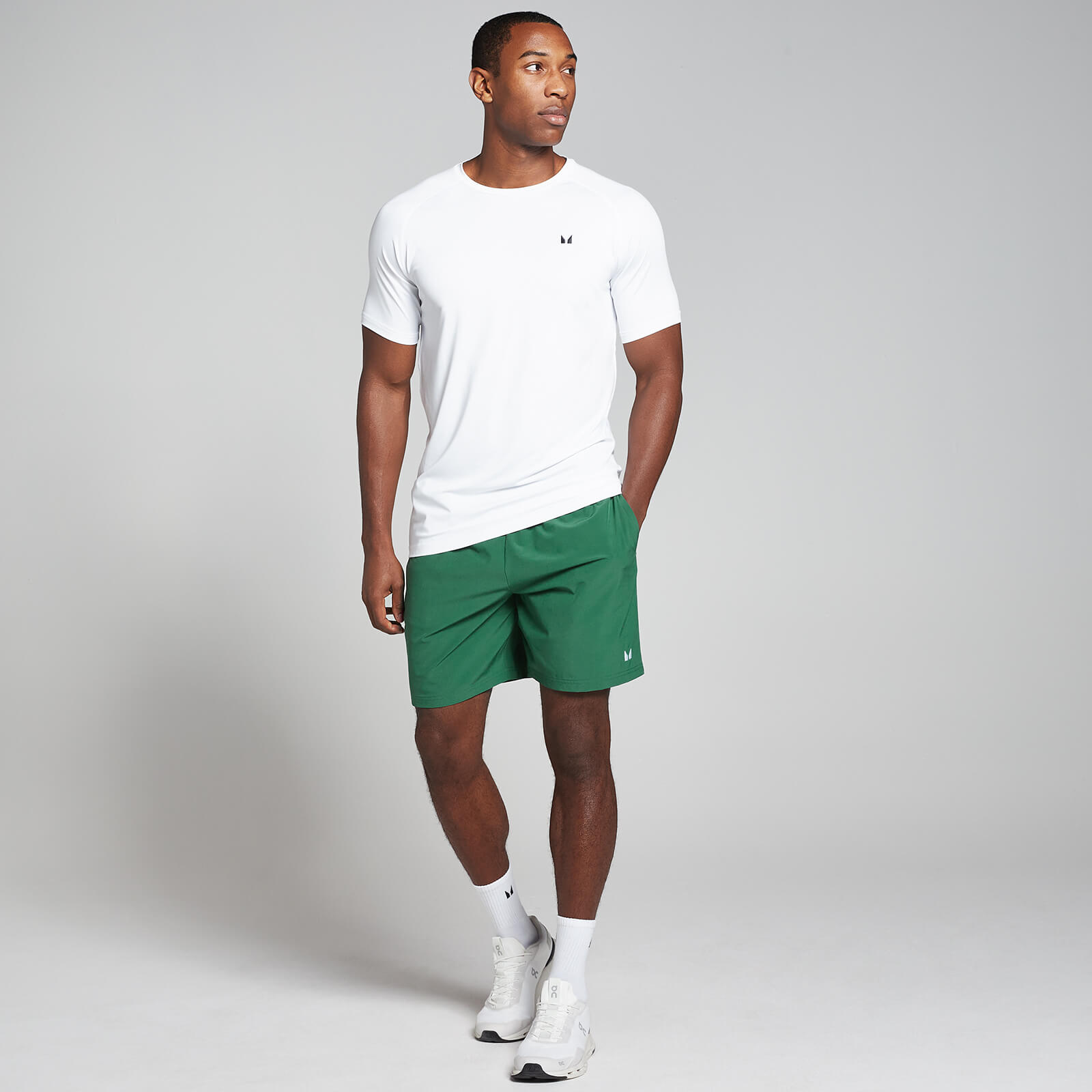 Short d’entraînement en matière tissée MP pour hommes – Vert kaki