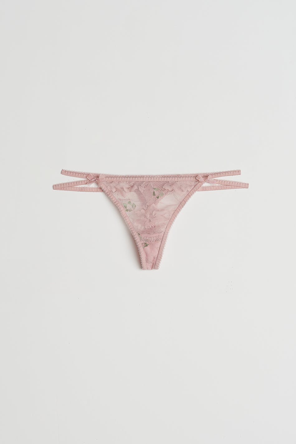 Saga lace string