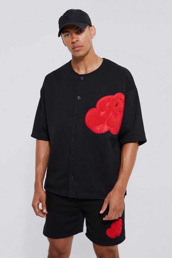 Oversize B Baseball Poloshirt und Shorts