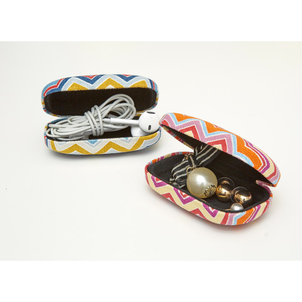 STRIPED TRAVEL CASE ASST - Etui