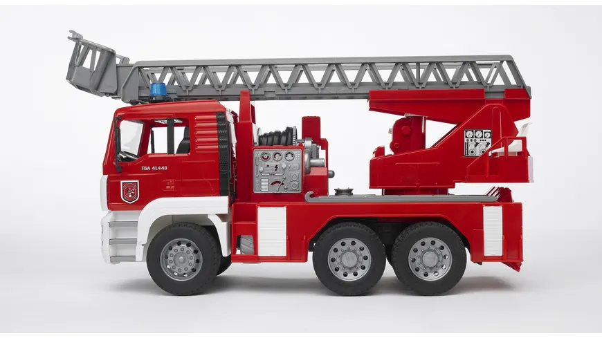 BRUDER - MAN TGA Feuerwehr m. Drehleiter, Wasserpumpe, Light & Sound-Modul 02771