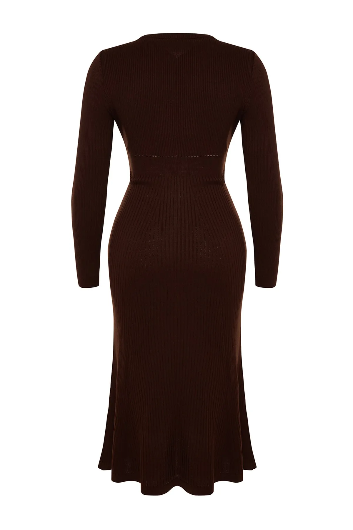 Trendyol Curve  Braunes Midi-Strickkleid mit Rundhalsausschnitt TBBAW24AH00021