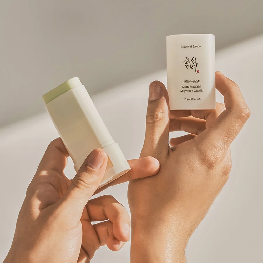 Matte Sun Stick Mugwort + Camelia (SPF 50+ PA++++)