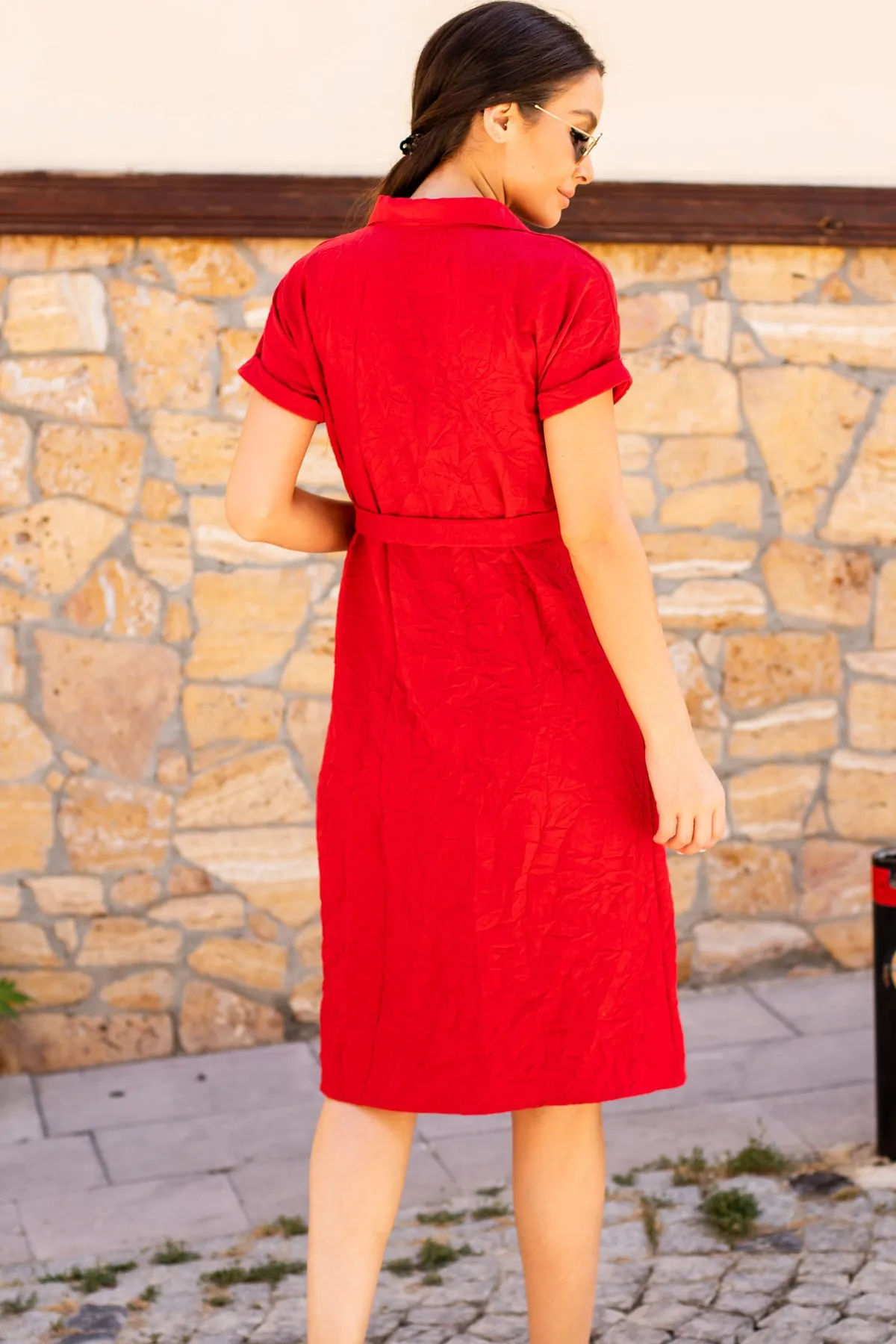 armonika  Kurzärmliges Hemdkleid für Damen mit rotem Taillengürtel und Gürtel Arm-19Y001068