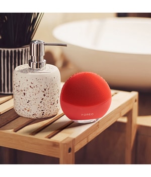 FOREO LUNA™ 4 mini Coral Gesichtsbürste-1 Stk
