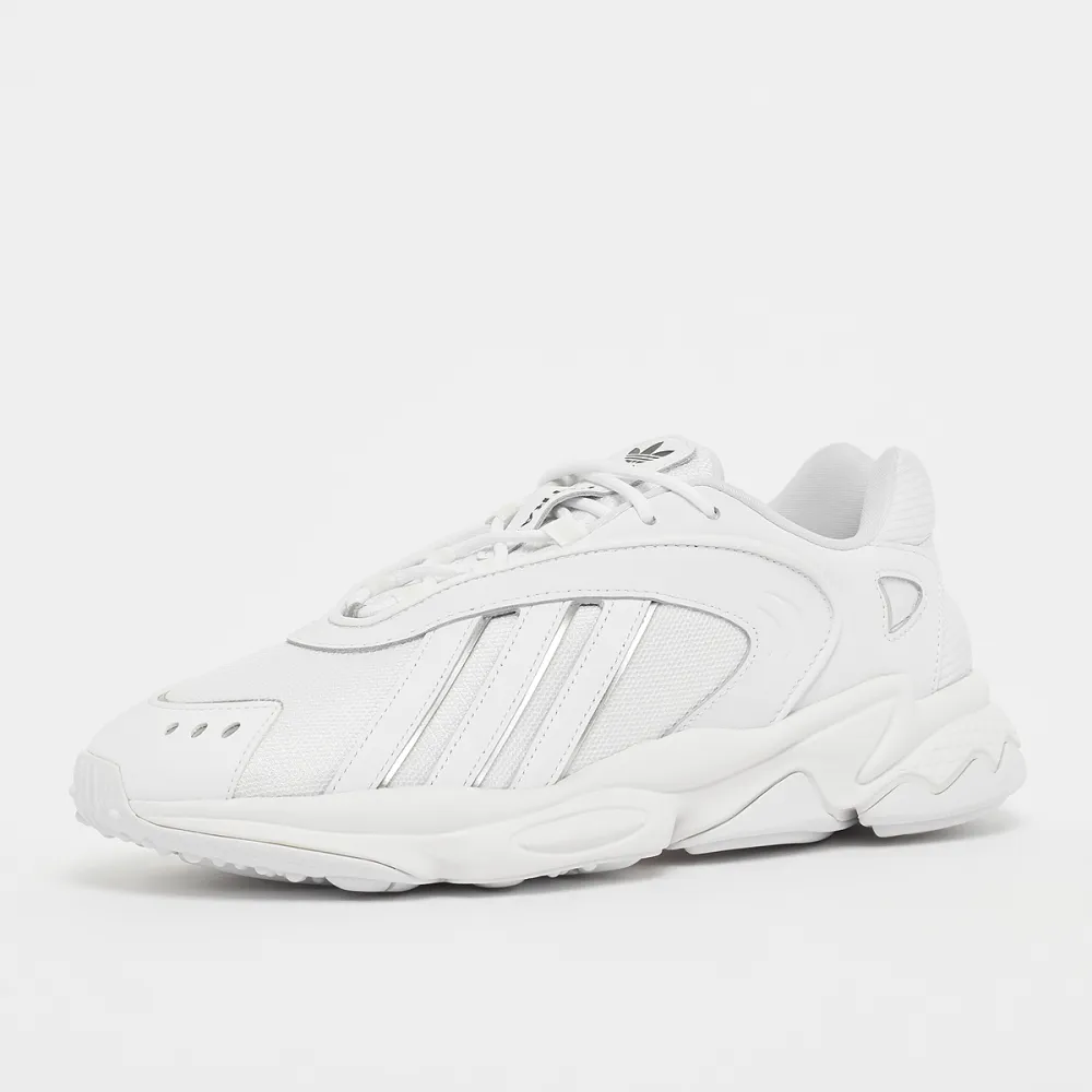 adidas Oztral ID9790 / weiss