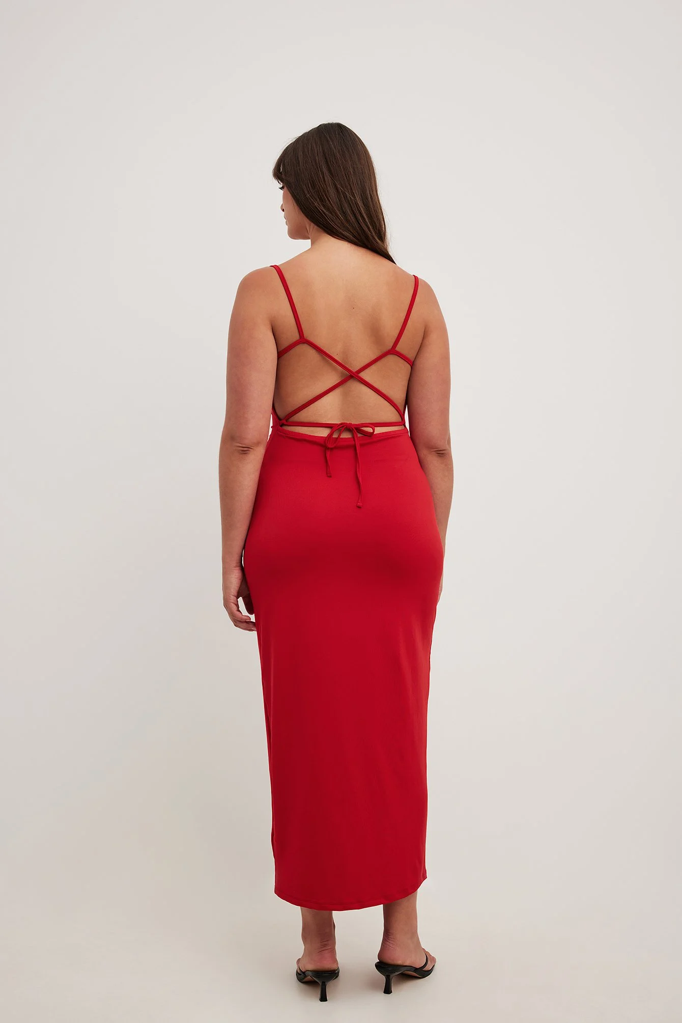 Maxikleid mit Wasserfallausschnitt