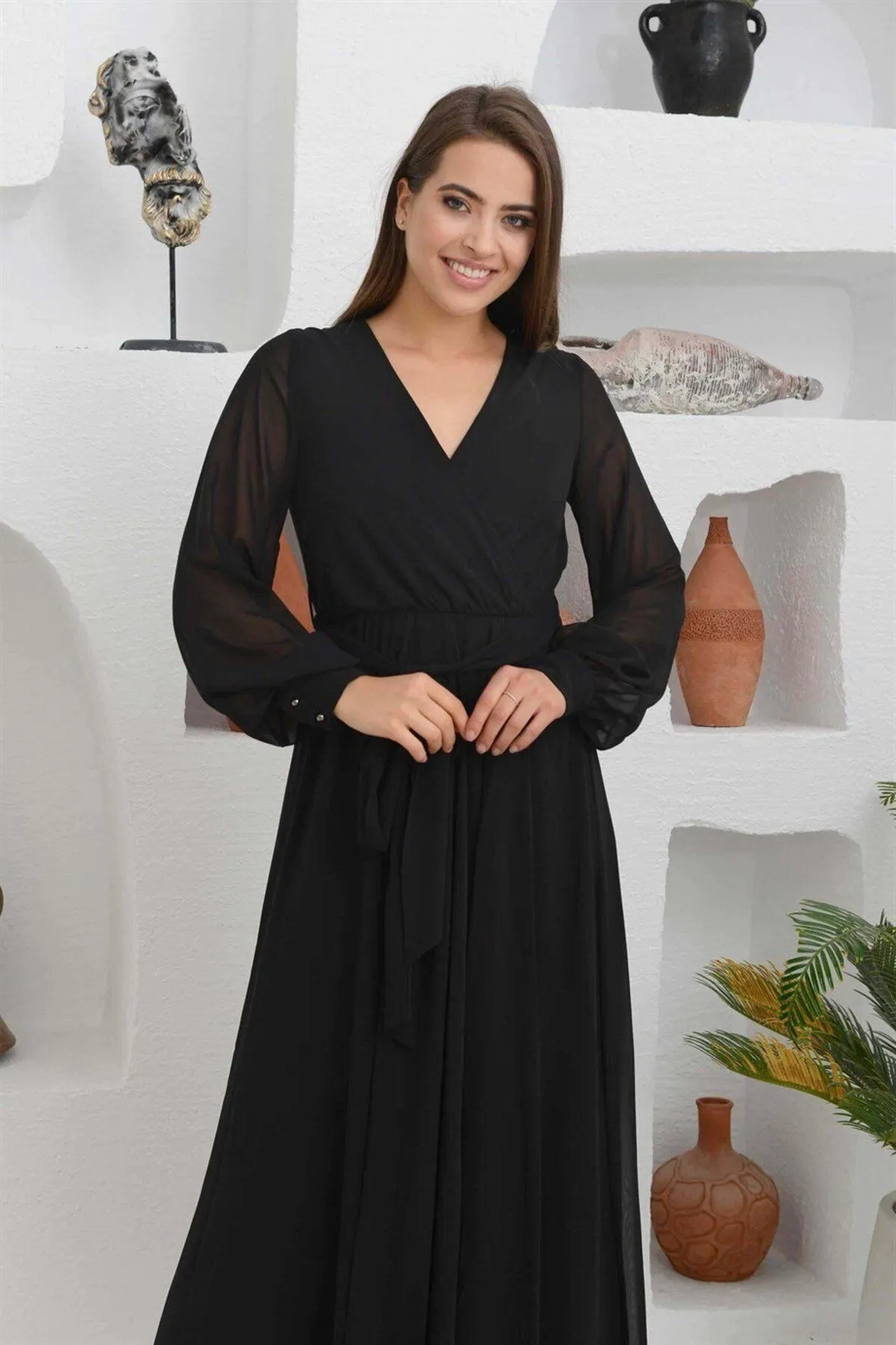 Carmen  Zweireihiges langes Abendkleid aus schwarzem Chiffon
