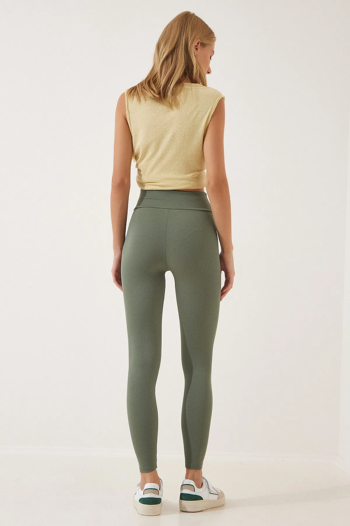 Happiness İstanbul  Grüne, gerippte, nahtlos gestrickte Strumpfhose mit hoher Taille für Damen XR00001