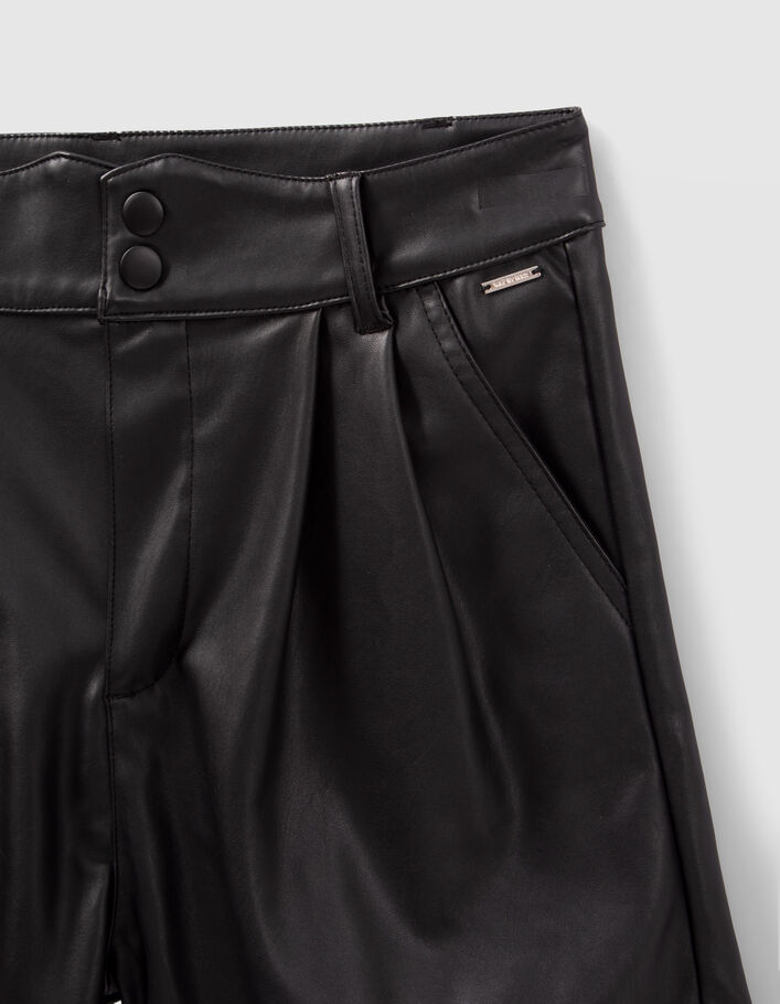 Short noir esprit rock fille