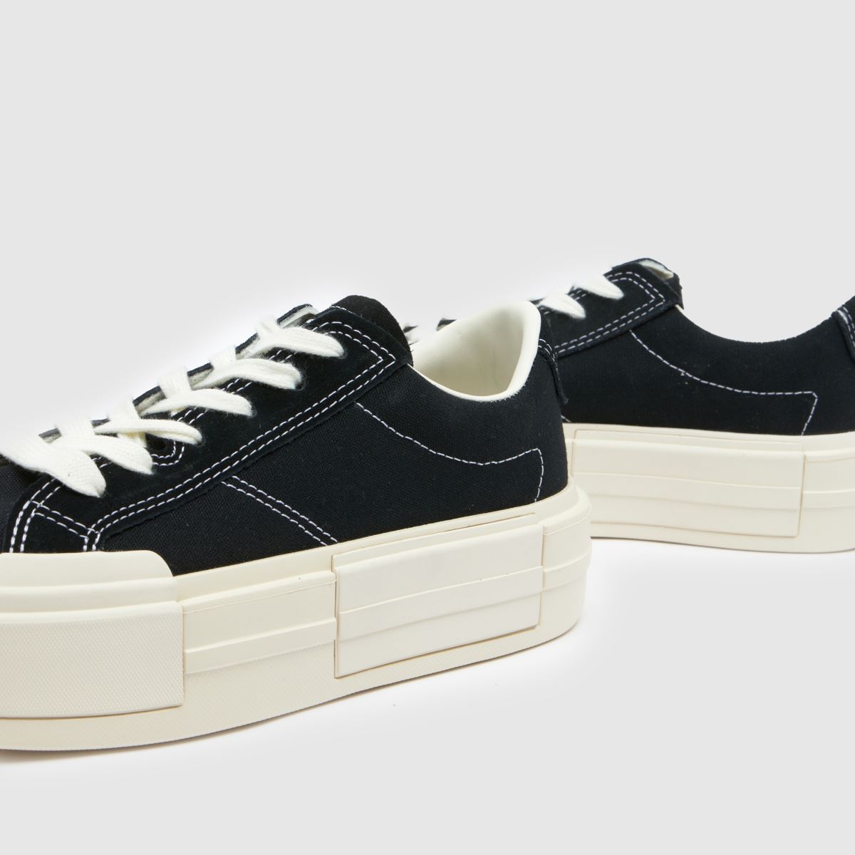 Converse All Star Cruise Ox cipők fekete-fehér színben