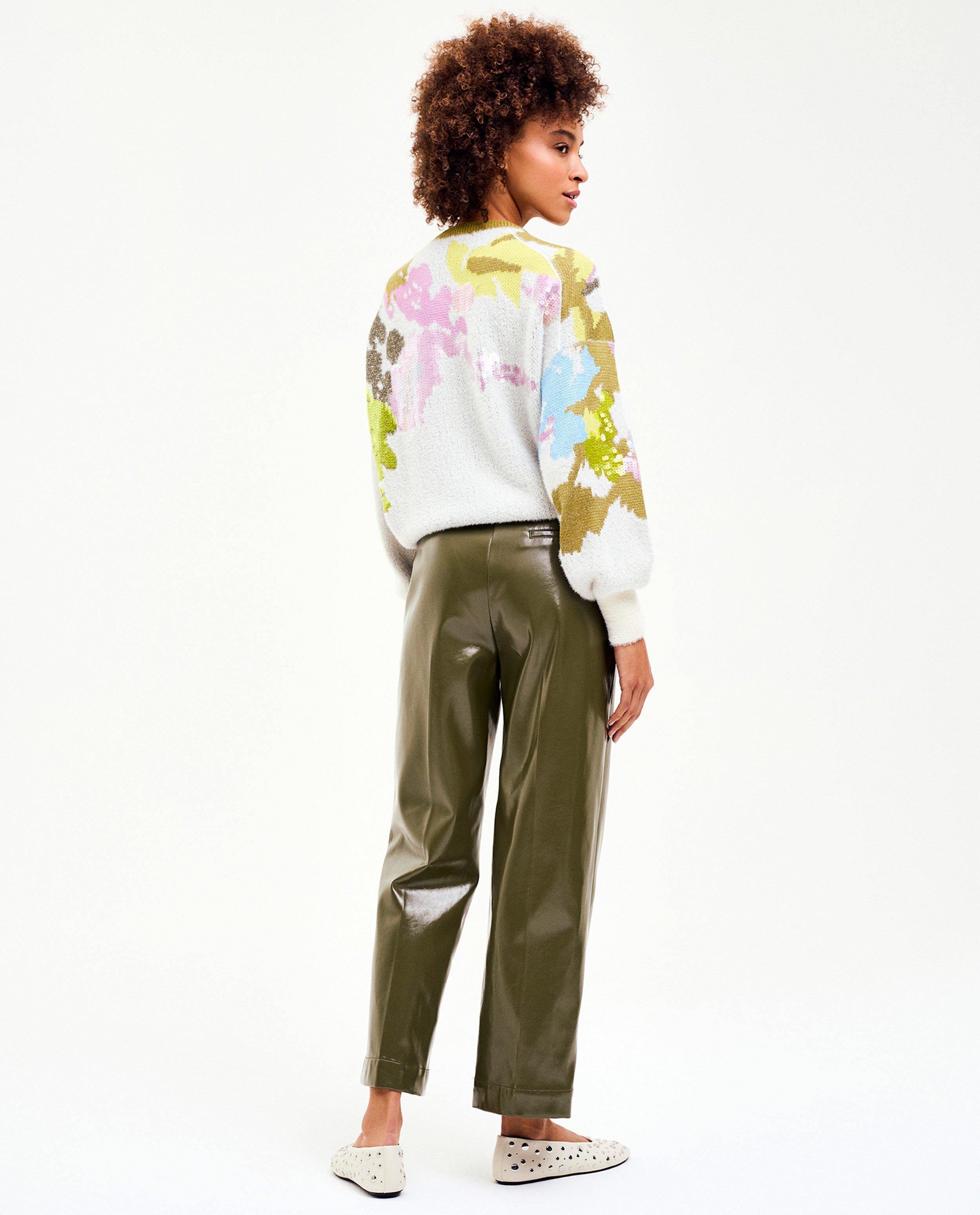 Pulover pufos CKS pentru femei cu model floral bej deschis