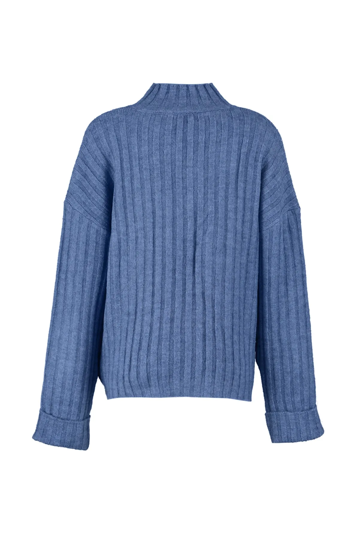 Trendyol Collection  Blauer, weich strukturierter Strickpullover mit Stehkragen und weiter Passform TWOAW21KZ0783