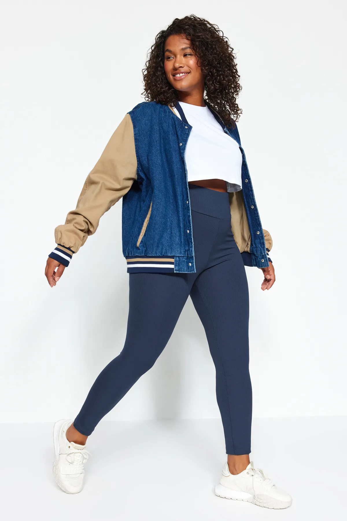Trendyol Curve  Marineblaue schnurgebundene Strickstrumpfhose TBBAW23AY00009