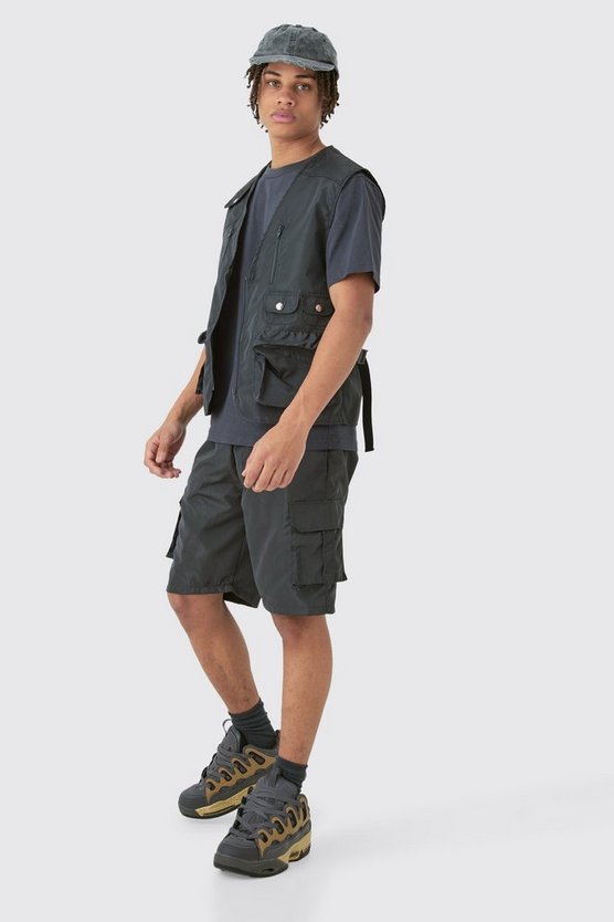 Utility-Tanktop und Shorts