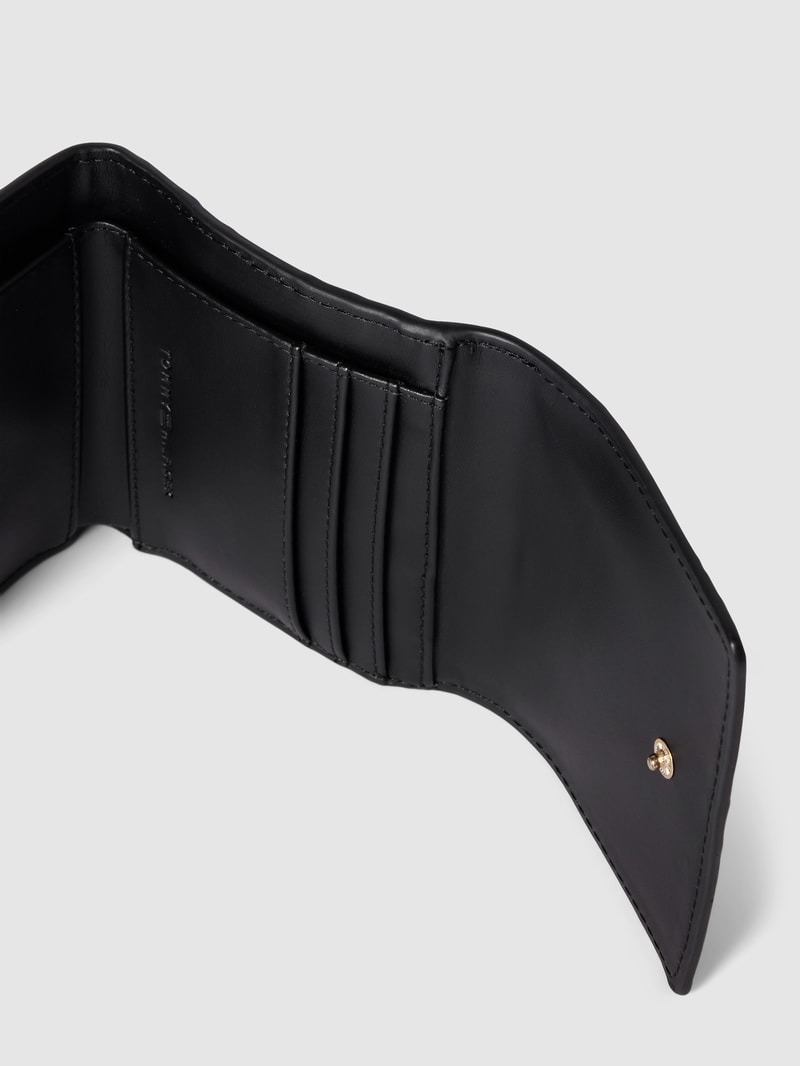 Portemonnaie mit Label-Applikation Modell 'PLUSH' in schwarz