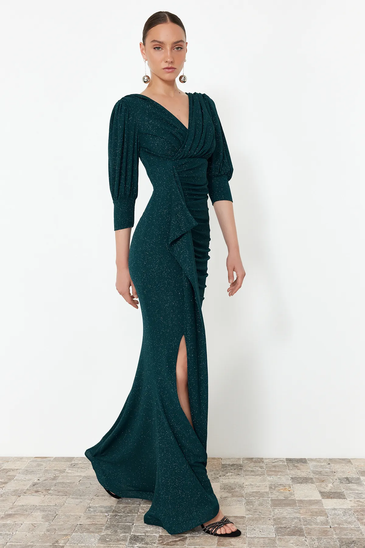 Trendyol Collection  Smaragdgrünes drapiertes, gestricktes, langes, stilvolles Abendkleid TPRSS24AE00104