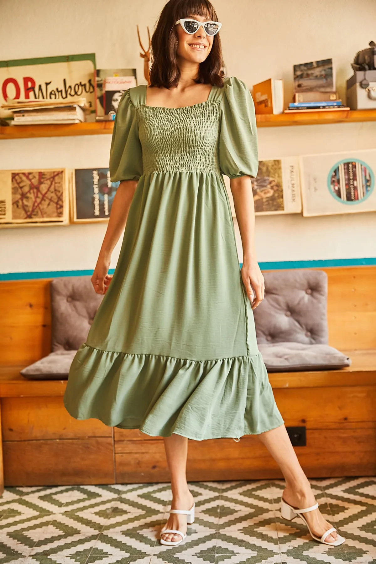 Olalook  Grünes grünes Bodrum-Kleid mit quadratischem Kragen für Damen ELB-19001557