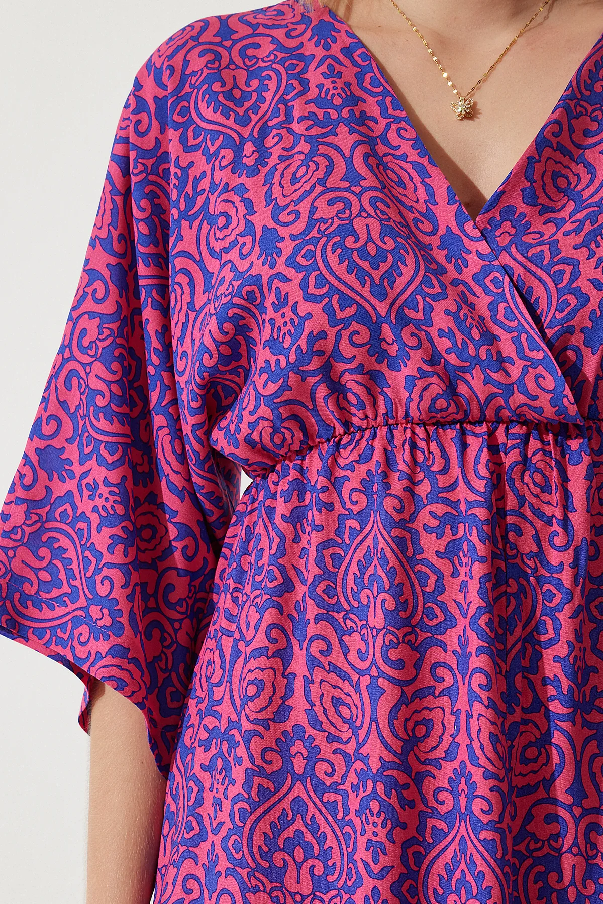 Happiness İstanbul  Damen-Sommerkleid aus Viskose in Dunkelrosa und tiefem V-Ausschnitt CI00081