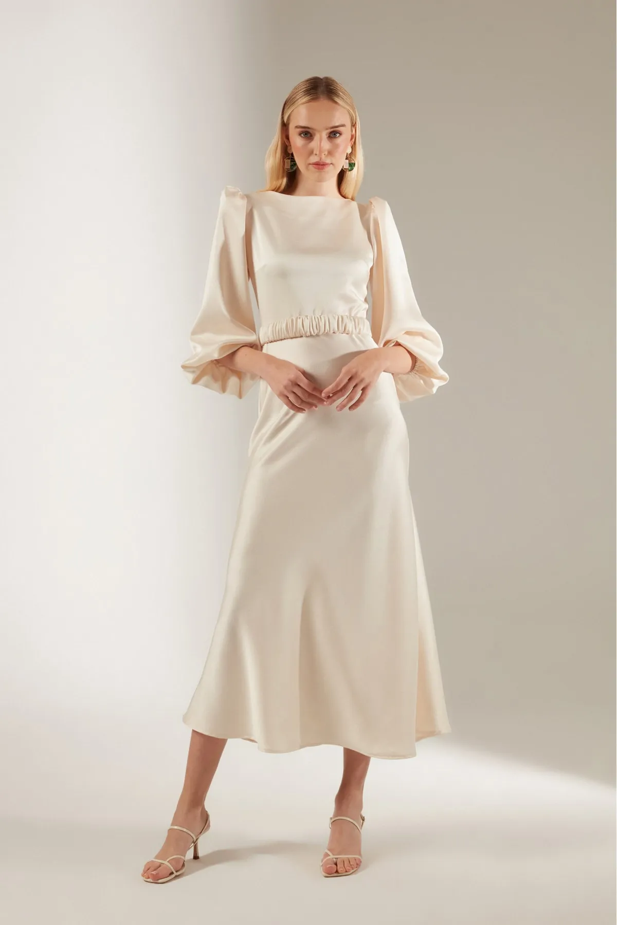 BETTY & SAM  Heleny Special Design Ecru Verlobungskleid