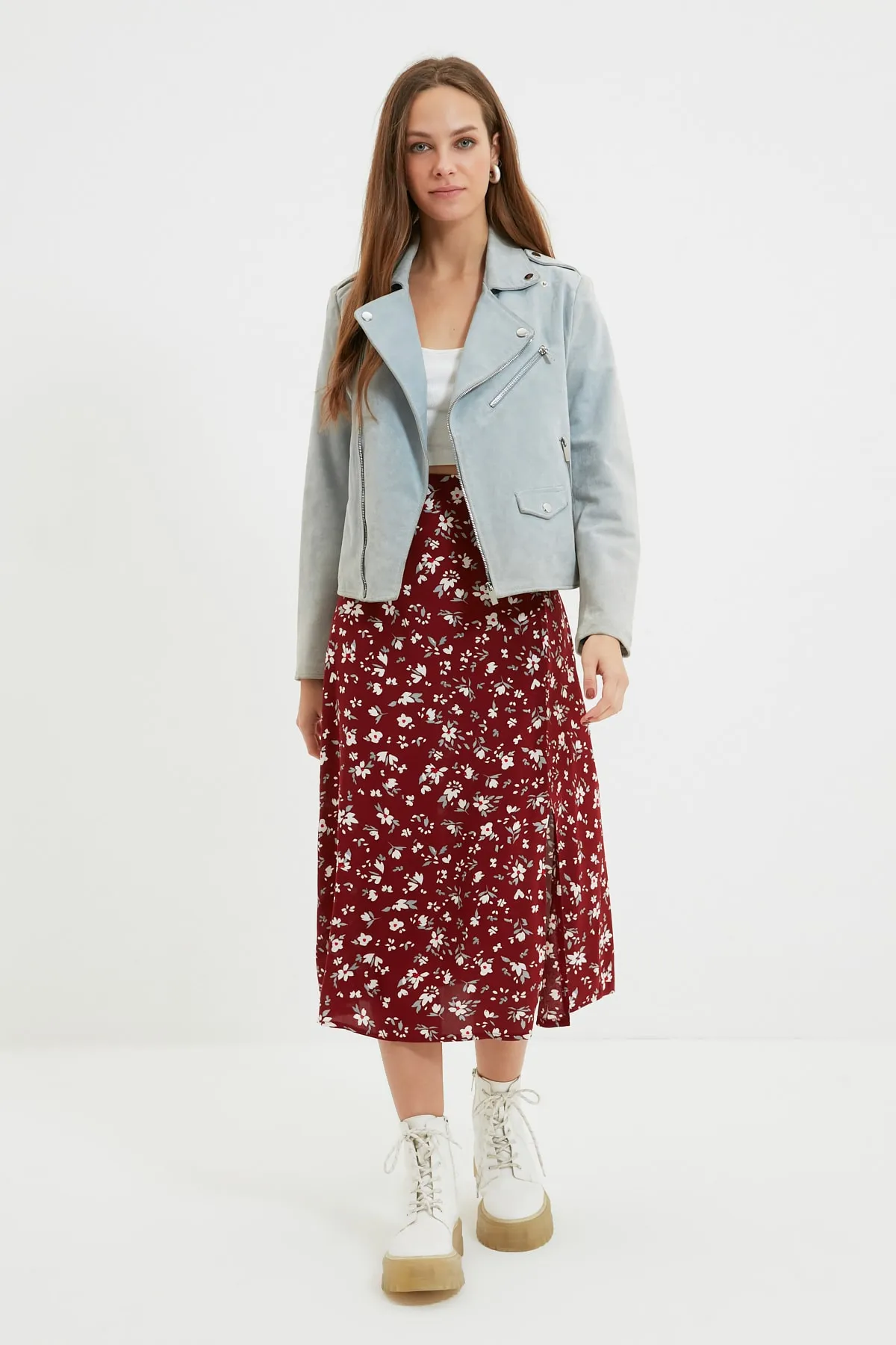 Trendyol Collection  Burgunderfarbener Midi-Webrock aus Viskosestoff mit Schlitz und detailliertem Blumenmuster TWOSS20ET0231