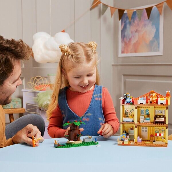 LEGO Bluey 11203 Huset til Bluey og familien hennes
