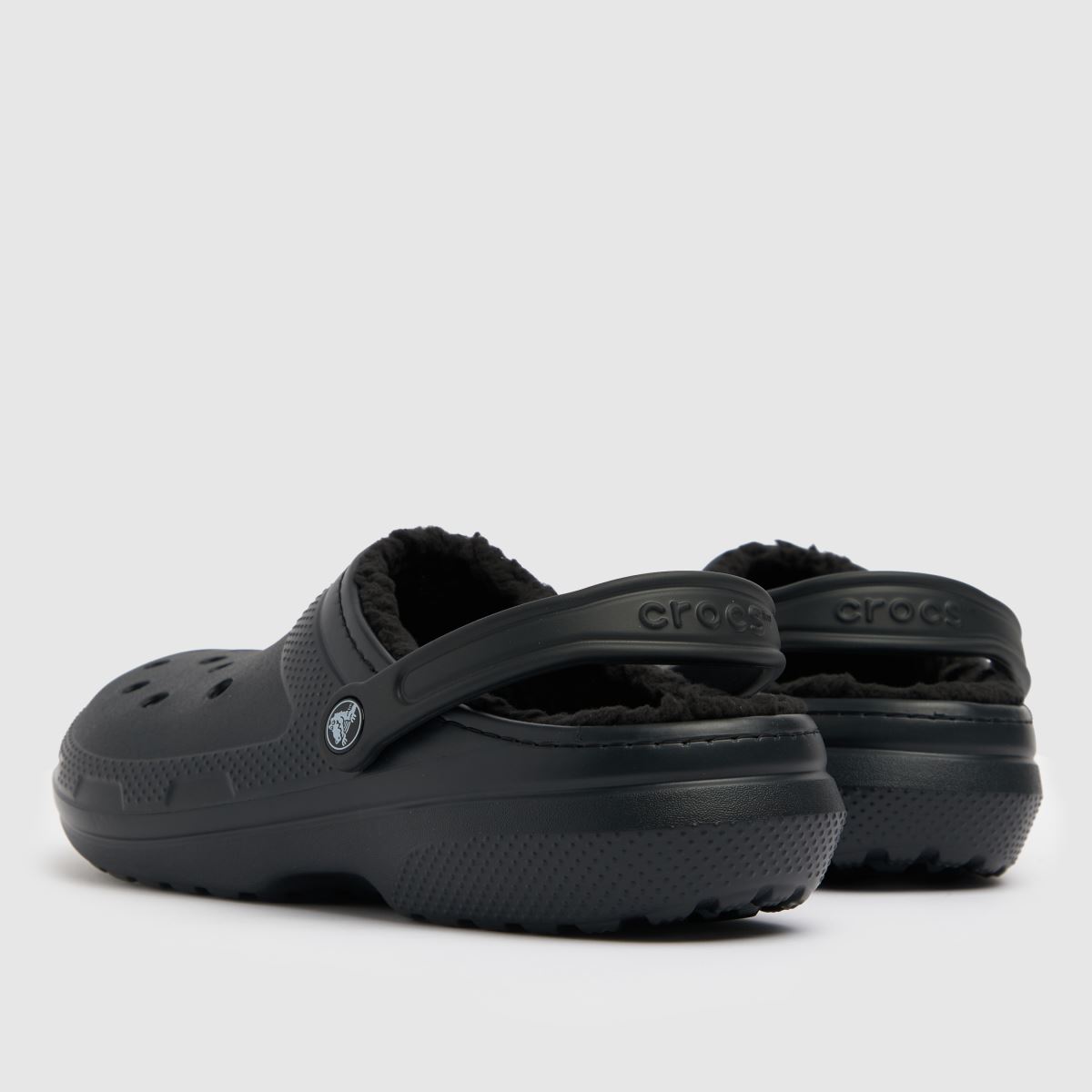 Crocs klasszikus bélelt klumpa szandál fekete színben