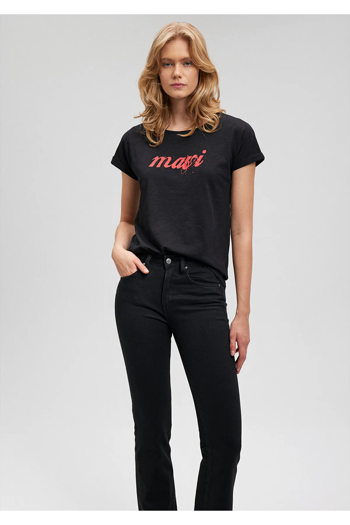 Mavi  Schwarzes T-Shirt mit Logodruck, Slim Fit / Slim Fit 166422-900