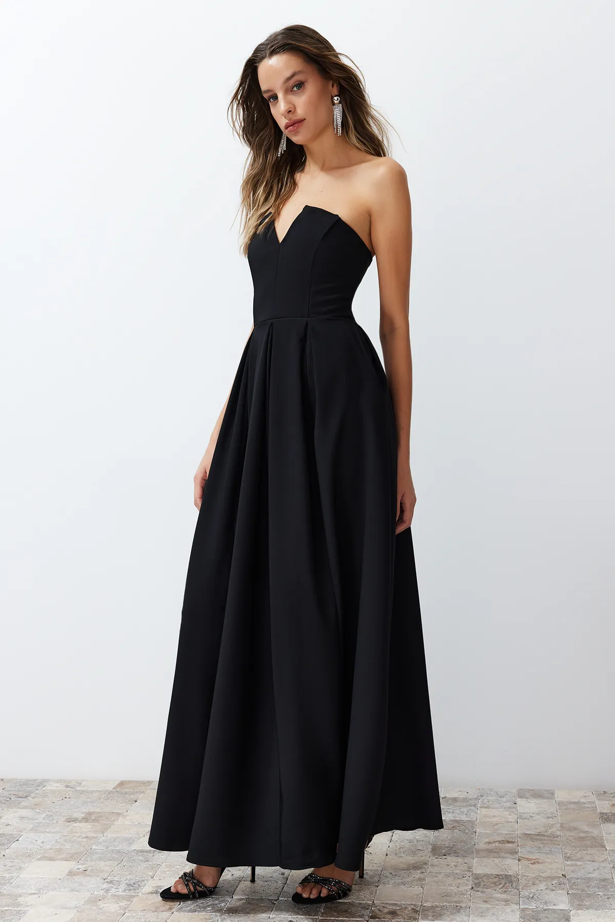 Trendyol Collection  Schwarzes gewebtes langes Abendkleid TPRSS24AE00118