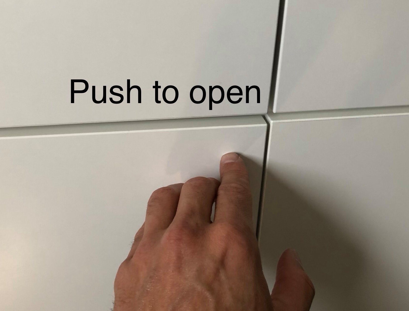 NELI Möbelbeschlag Drucktüröffner für Schranktüren und Schubladen - Push to open - passend auch für die Küchenmöbel-Serie „METOD“ (IKEA) (2 St)